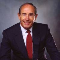 Richard DeVos portrait photo.